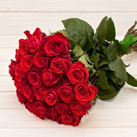 Sarkanas rozes 50 cm ziedu pušķis (izvēlies ziedu daudzumu)