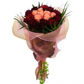 Sarkanu un rozā rožu pušķis 60 cm